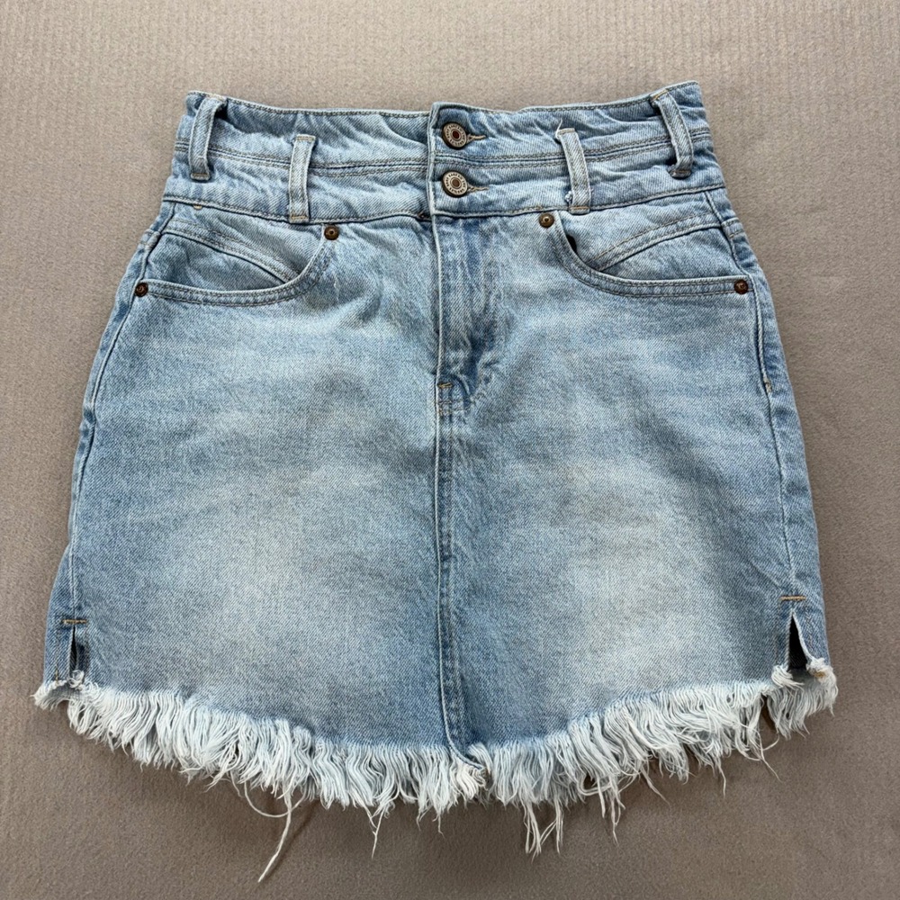 KanCan Denim Mini Skirt Womens 26 Blue Frayed Raw Hem Light Wash High Rise